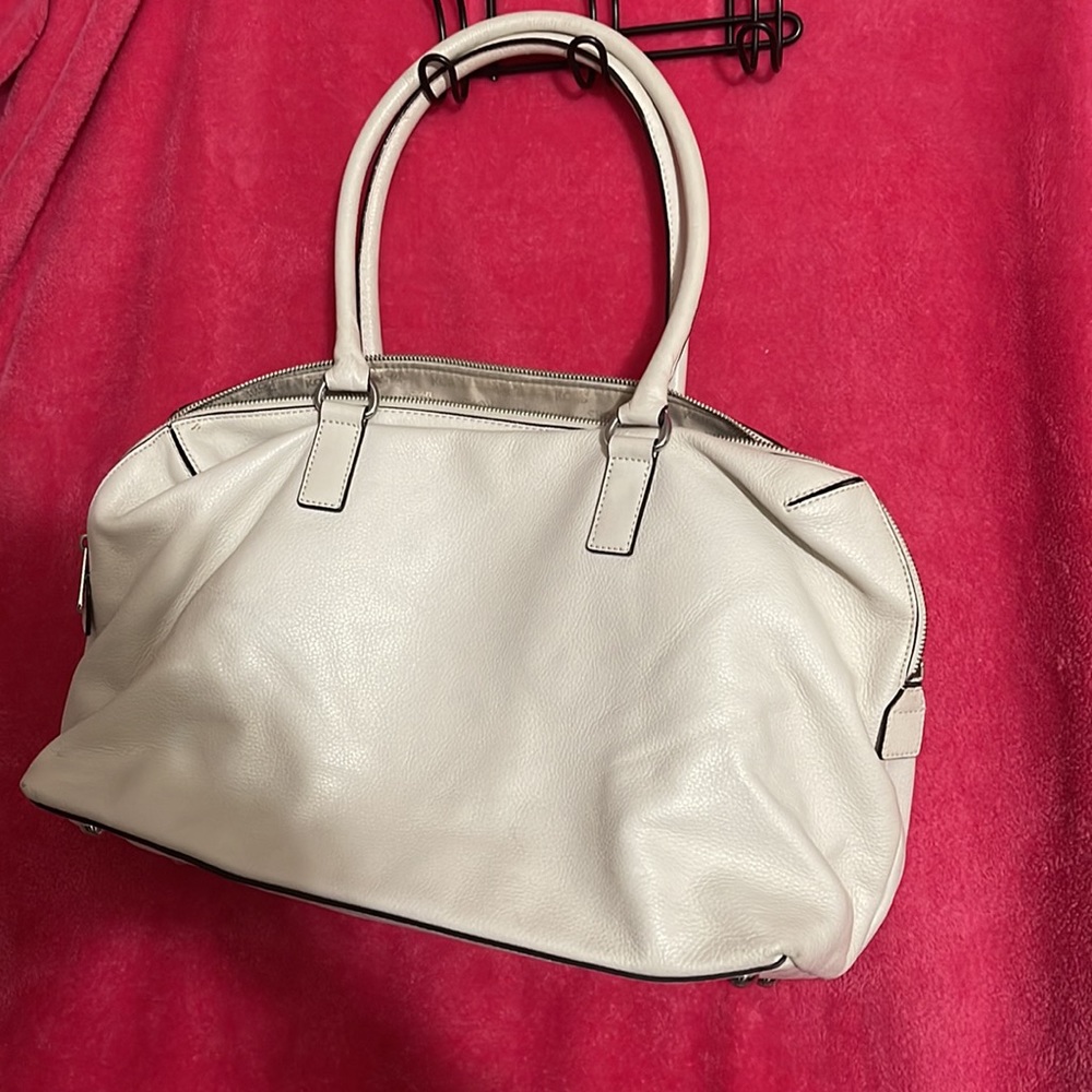 Michael Kors Hamilton Weekender - Picture 2 of 7